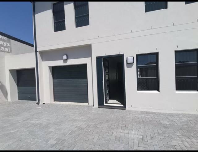 3 BEDROOM PROPERTY TO RENT IN GOODWOOD CENTRAL